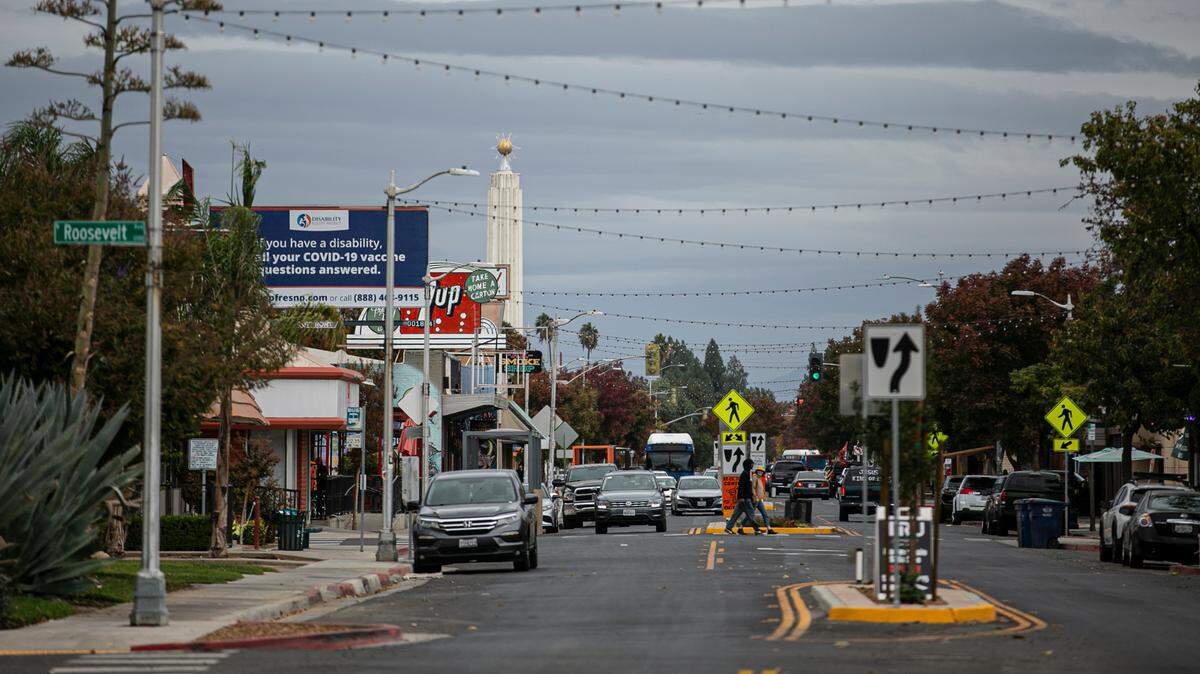 Líderes de la ciudad de Fresno quieren incentivar el empleo y el crecimiento comercial en el Tower District, a lo largo de tramos de Fulton Street y Belmont Avenue, y al oeste de la Highway 99 entre las avenidas Clinton y Shaw a través de un nuevo programa piloto.