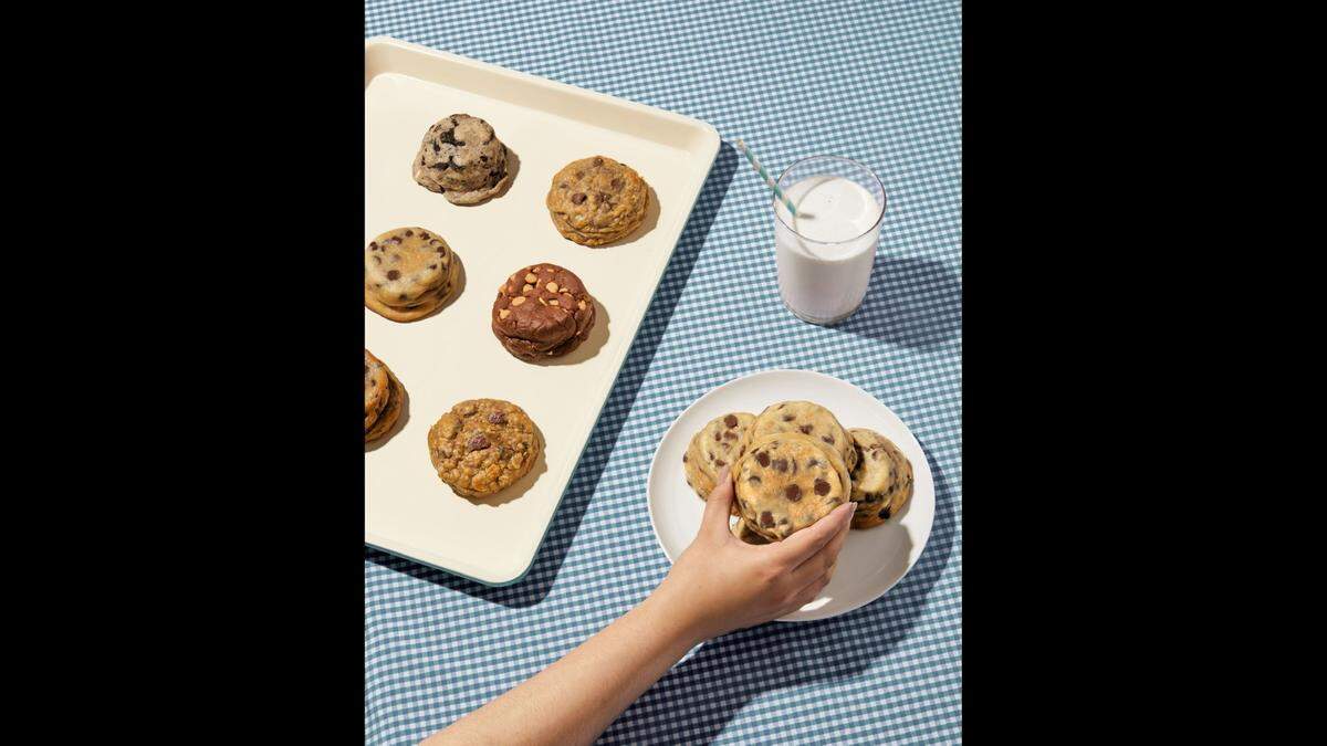 Dad’s Cookies just opened its second brick-and-mortar location. Its new Lemoore store at Highway 41 and Bush St. At 10 Belle Haven Drive, it’s inside a newly constructed Day & Night Markets location.