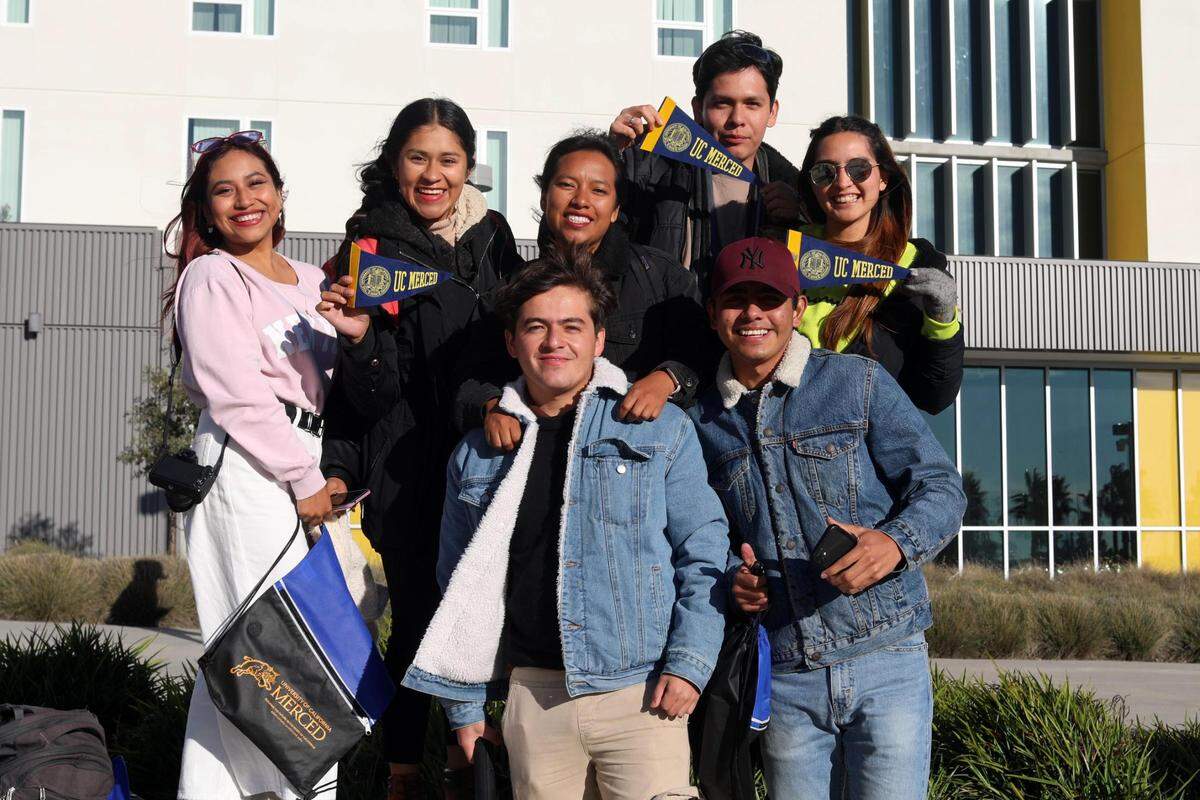 Estudiantes universitarios de la Universidad Autónoma Chapingo, una de las principales instituciones agrícolas de México, visitan la Universidad de California, Merced el miércoles, 1 de marzo durante un viaje educativo de 10 días a los Estados Unidos.