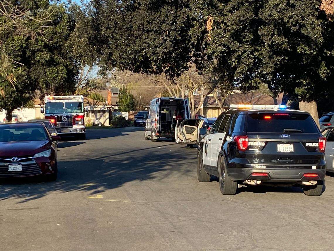 Fresno police respond to a shooting near Robinson and Barton avenues on Monday, Feb. 28, 2022.