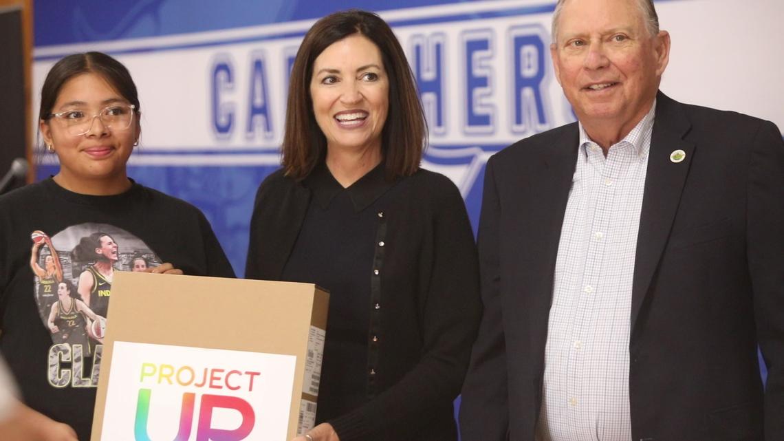 Caruthers eighth grader&nbsp;Adaliza Real was one of the 88 students in Caruthers Unified School District what received a brand-new laptop from Comcast earlier this month.&nbsp;