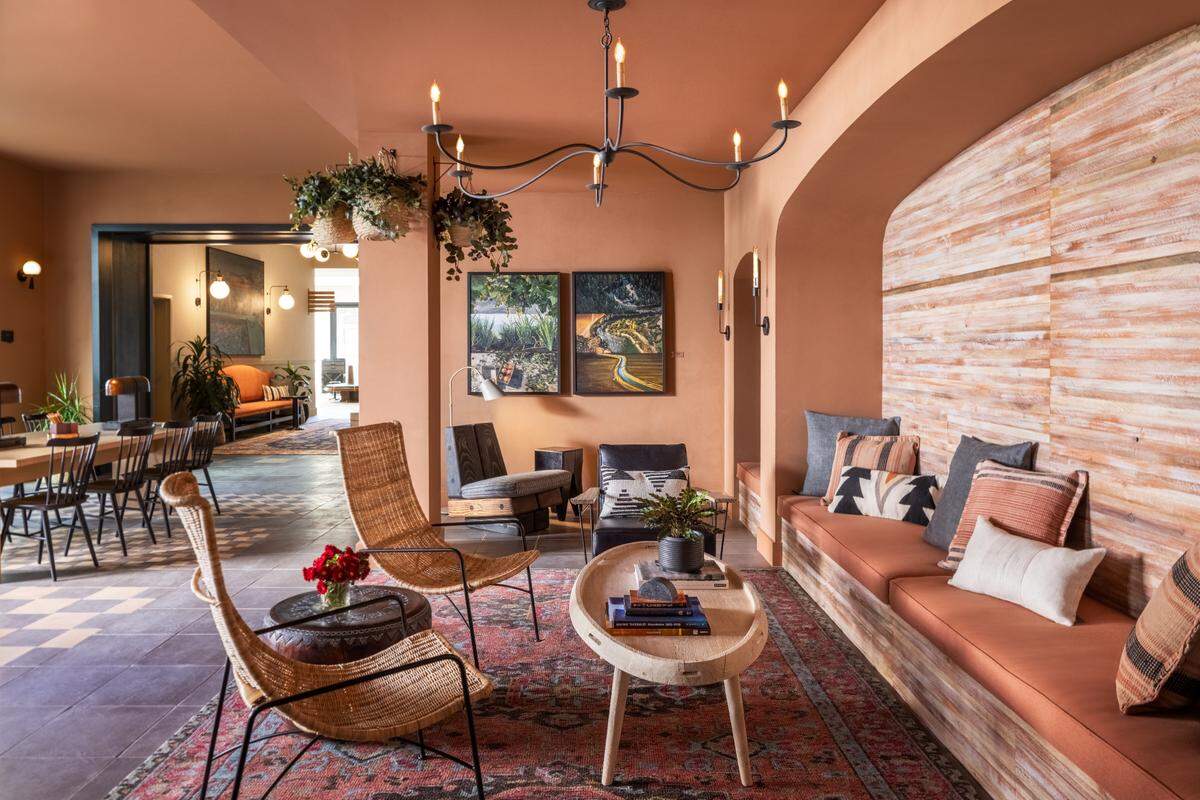 The lounge at El Capitan Hotel in Merced.