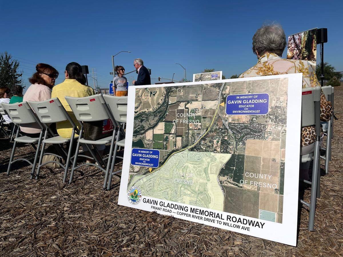 Un tramo de Friant Avenue fue dedicado a la memoria de Gavin Gladding durante una ceremonia celebrada el viernes 8 de septiembre de 2023.