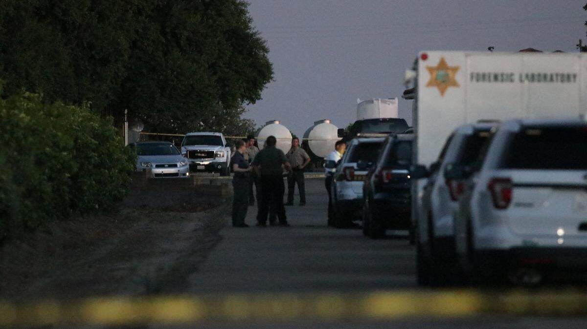 A dead body was found Wednesday night inside a home in Parlier, according to the Fresno County Sheriff’s Office. Deputies were called out around 7:15 p.m. to a home at the 1400th block of Manning Avenue, near Newmark Avenue.