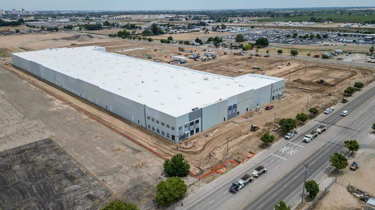 This new Amazon facility will be Fresno’s 5th. How many jobs has company brought?