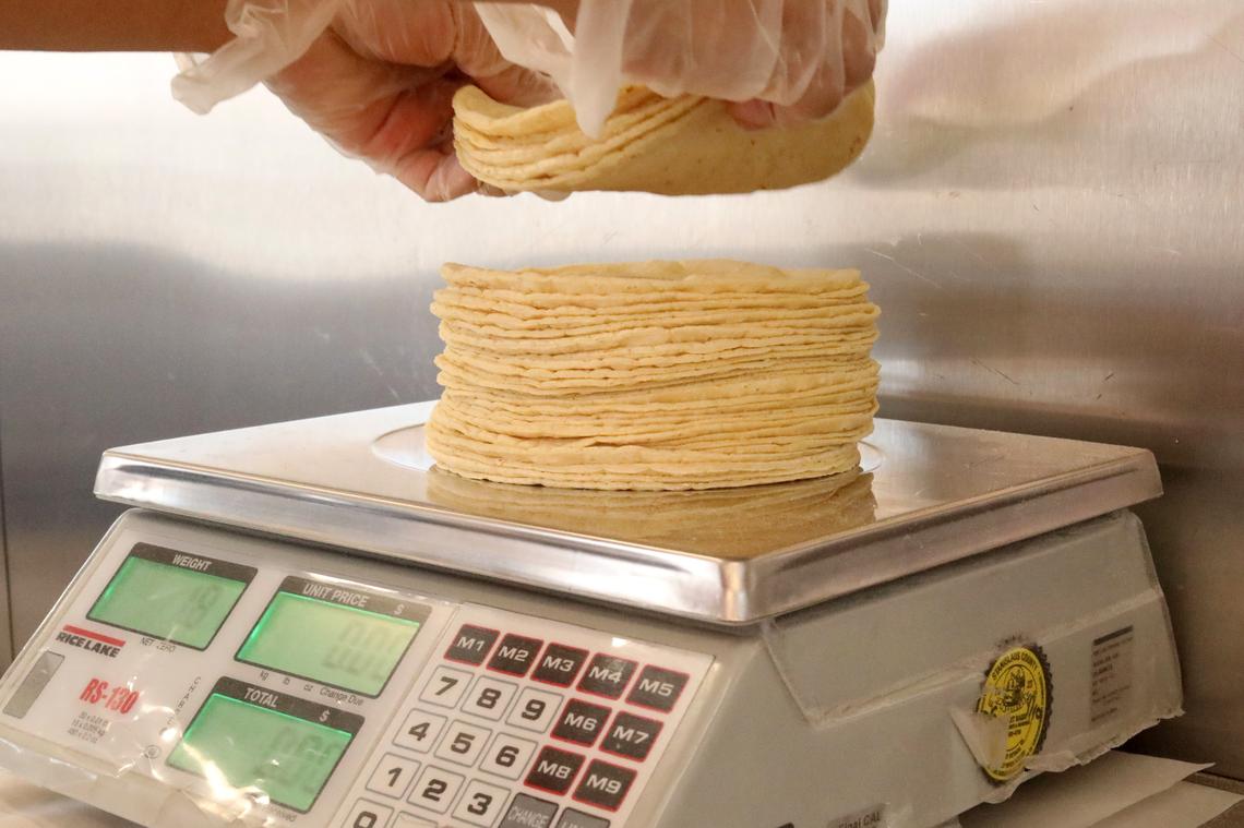 Tortillería Ortuño abrió sus puertas en el 4542 de la Avenida Belmont en Fresno el 10 de septiembre del 2023. La ubicación en Fresno es la segunda sucursal para Ramiro Ortuño Ortiz y su familia, ya que hace tres años abrió dos tortillerías móviles en Modesto.