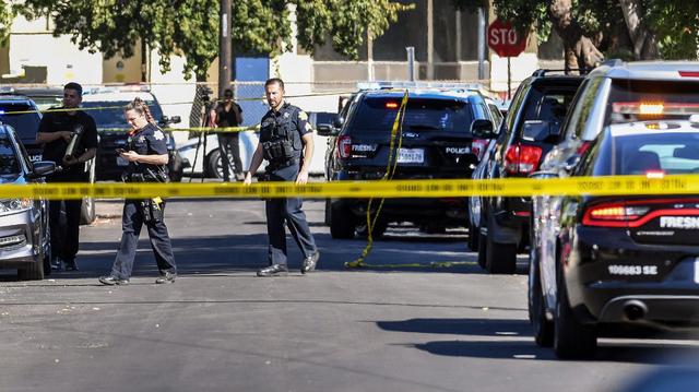Fresno Police investigate the scene of a shooting in the 4600 block of East Iowa Avenue, near Tulare and Maple avenues in southeast Fresno on Thursday, Sept. 29, 2022.