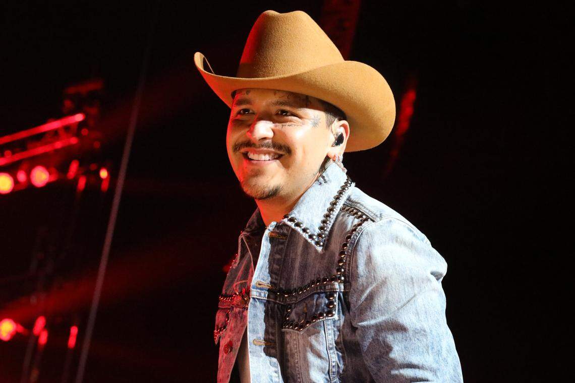 Christian Nodal durante su concierto Foraji2 Tour en el Save Mart Center en Fresno el viernes 29 de septiembre del 2023.