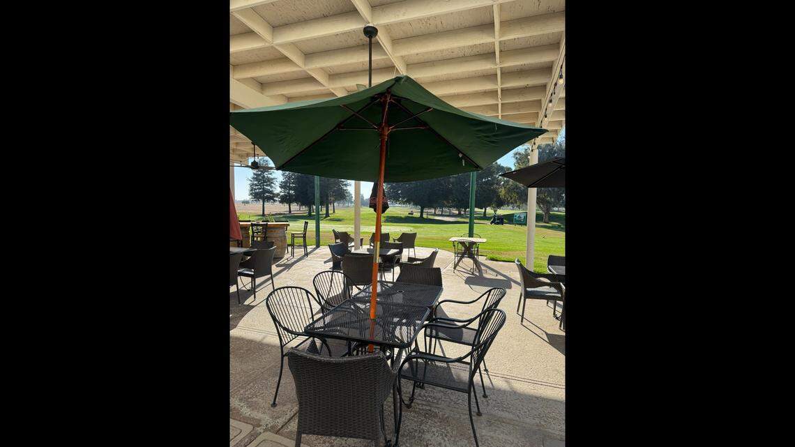 The patio at the Sugar Pine Smokehouse in Madera overlooks the 18th hole of the golf course.