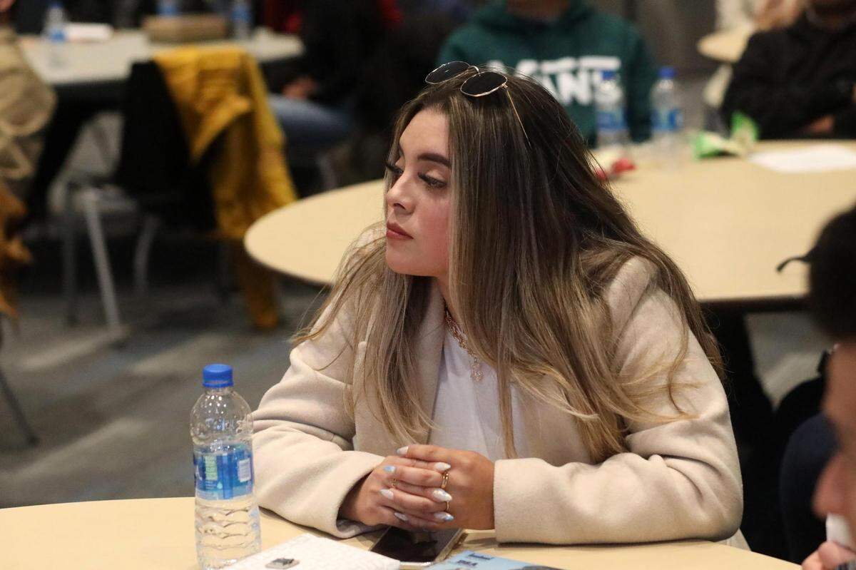 Estudiantes que están cursando la carrera de Ingeniero agrónomo especialista en parasitología agrícola, en la Universidad Autónoma Chapingo, una de las principales instituciones agrícolas de México, visitan la Universidad de California, Merced el 1 de marzo durante un viaje educativo de 10 días a los Estados Unidos.
