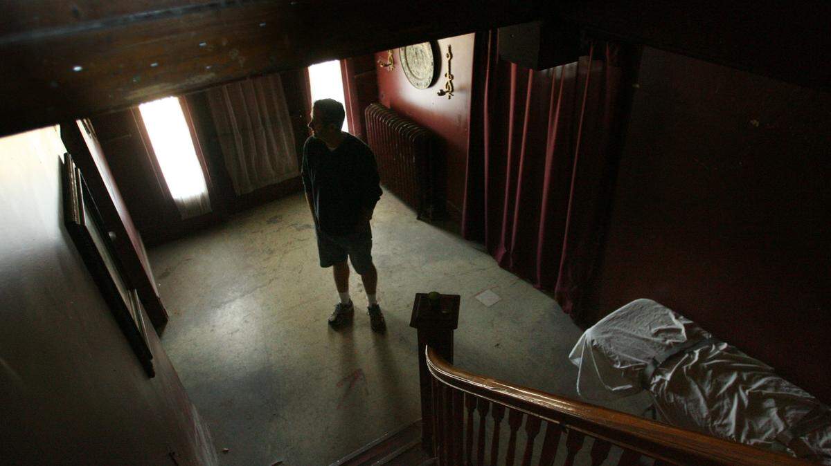 Wolfe Manor owner Todd Wolfe, who stands in the main foyer of the Clovis building on Monday, Oct. 22, 2007.