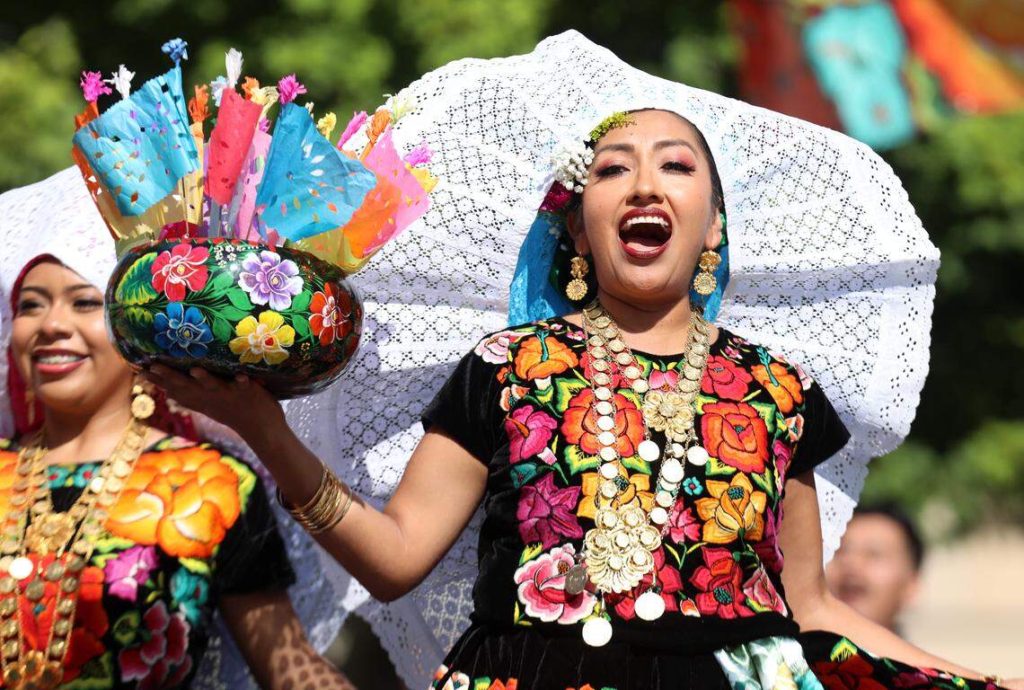 Ballet Folklórico Nueva Antequera dancers perform a dance from the Tehuantepect Isthmus of Oaxaca, México the Guelaguetza Fresno held Sept. 28, 2025 at Fresno City College.