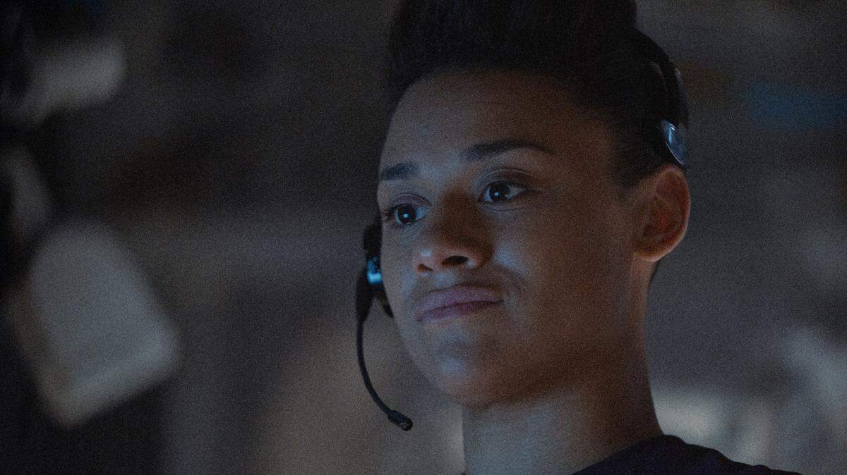 Fotograma cedido por Bleecker Street de una escena de la película ‘I.S.S.’. La oscarizada actriz Ariana DeBose protagoniza la película ‘I.S.S.’
