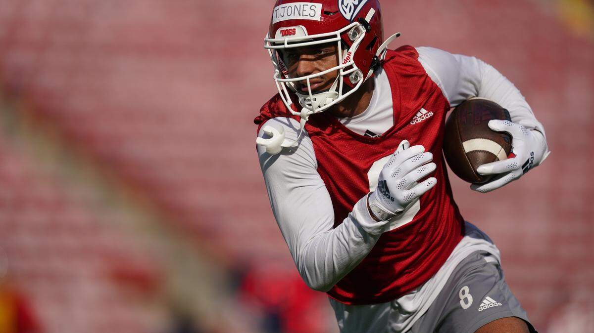 Fresno State wideout Ty Jones is having a big spring for the Bulldogs and brings a missing element to a highly-talented position group. Coach Jeff Tedford: “He’s having a great spring, probably the best spring of anyone right now …”