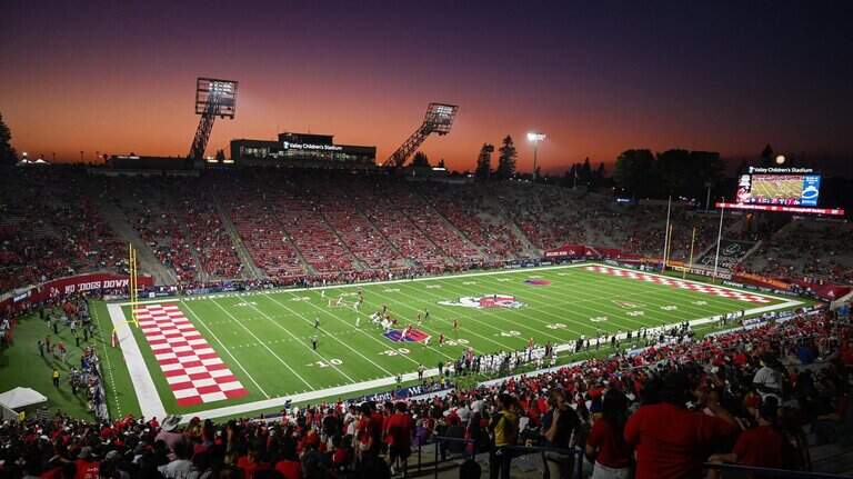 After record-breaking year, Fresno State loses top fundraiser to Pac-12 rival