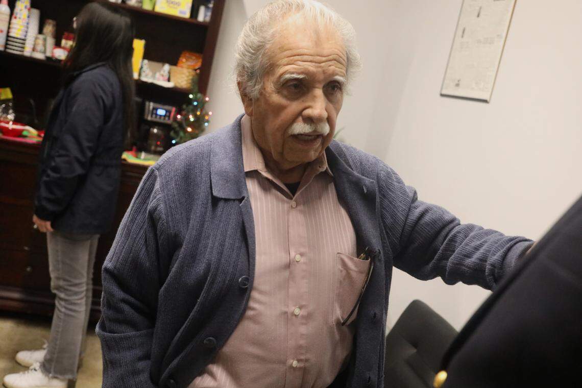 Community members had the opportunity to meet reporters and editors and take photos with Bee's mascot Scoopy while enjoying pan dulce and hot chocolate.