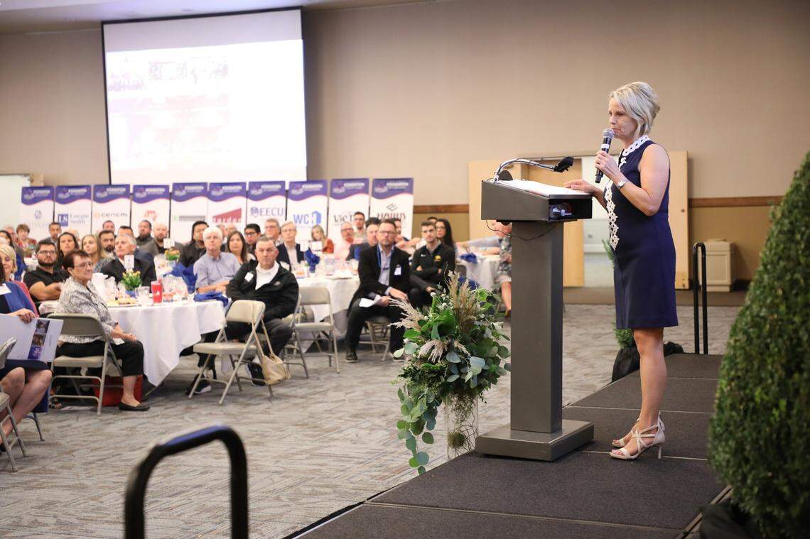 Clovis Unified Superintendent Eimear O’Brien speaks to a crowd of more than 500 business and community leaders during the annual Superintendent’s Breakfast, where the district announced a $4.9 million donation from one of its alumni on Thursday, Oct. 6, 2022.