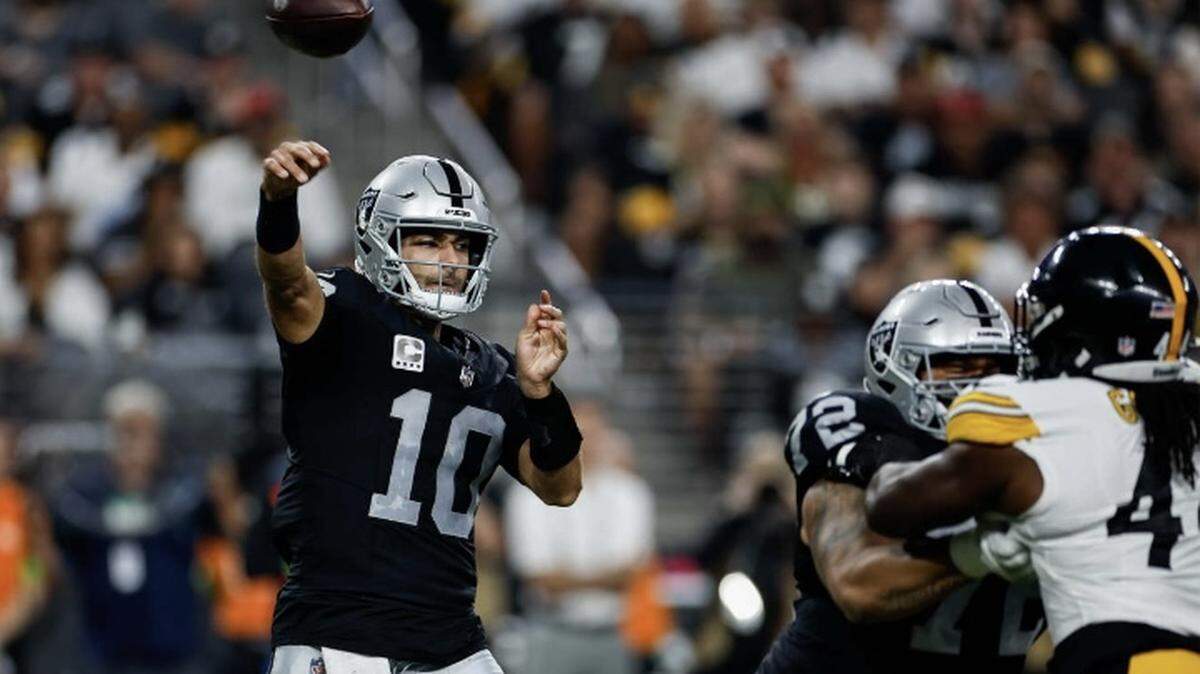 Las Vegas Raiders Jimmy Garoppolo throws a pass against the Pittsburgh Steelers on Sunday, Sept. 24, 2023.