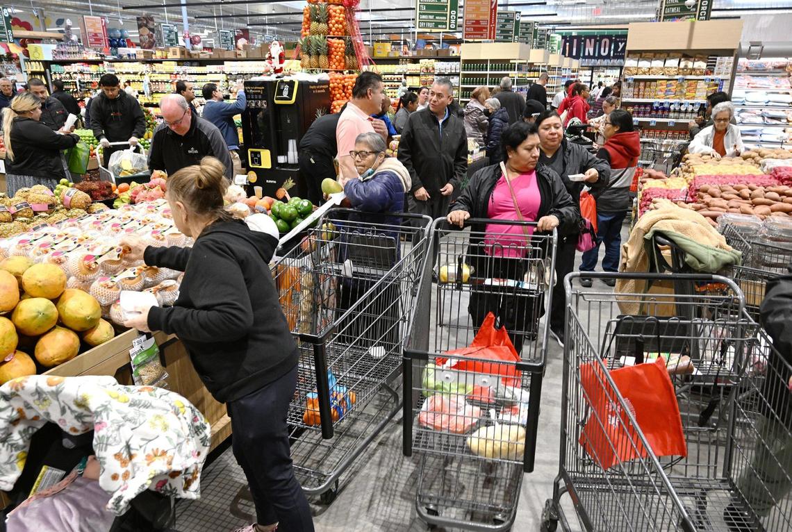 Shoppers converged on Vallarta’s newest store in Clovis Wednesday.