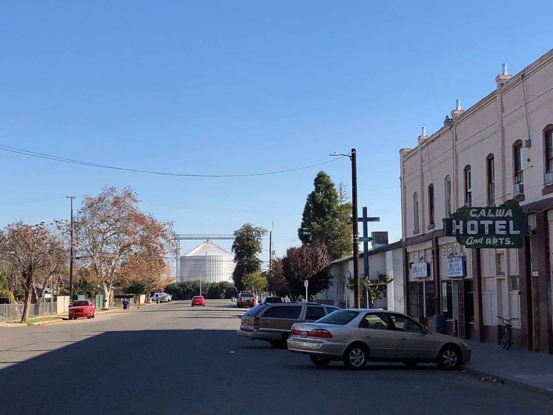 The small community of Calwa, south of Fresno, is positioned near heavy industrial properties. Communities like it face higher pollution.