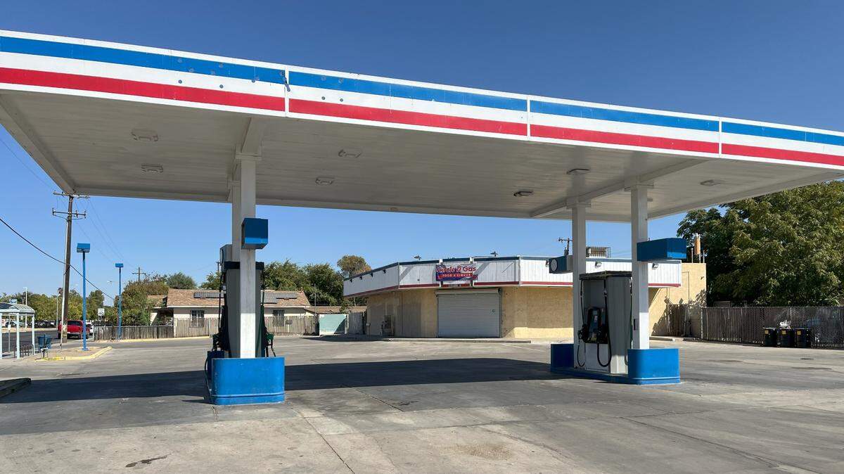 The Circle D Gas, Food & Liquor store at Olive Avenue and Fresno Street in central Fresno has been closed since it was damaged by fire in 2018. The owners hope to rebuild and reopen the store and get a new off-sale liquor license from the state of California.