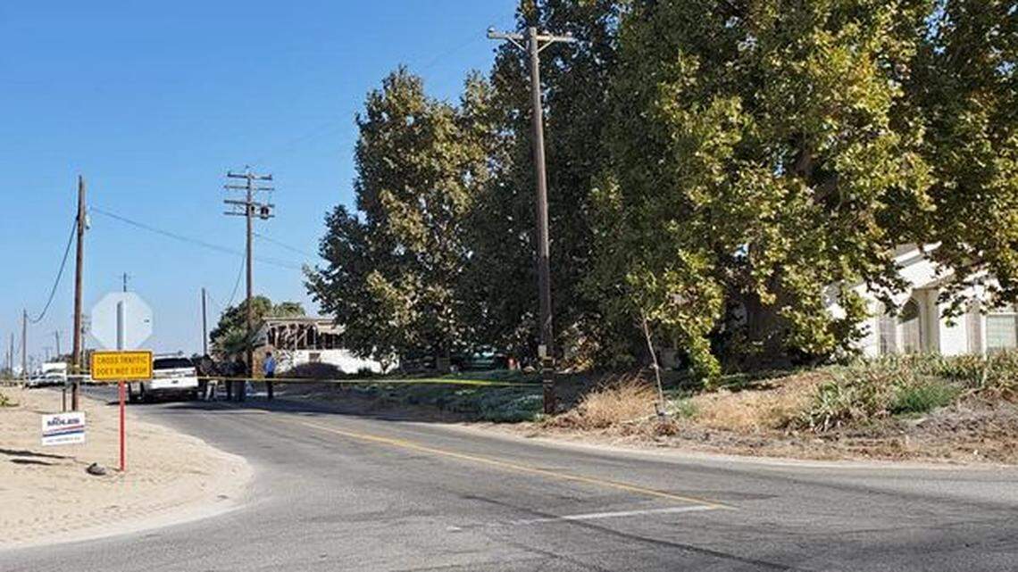 Fresno County sheriff’s deputies had one man in custody Friday morning after a fatal shooting near Easton in western Fresno County.