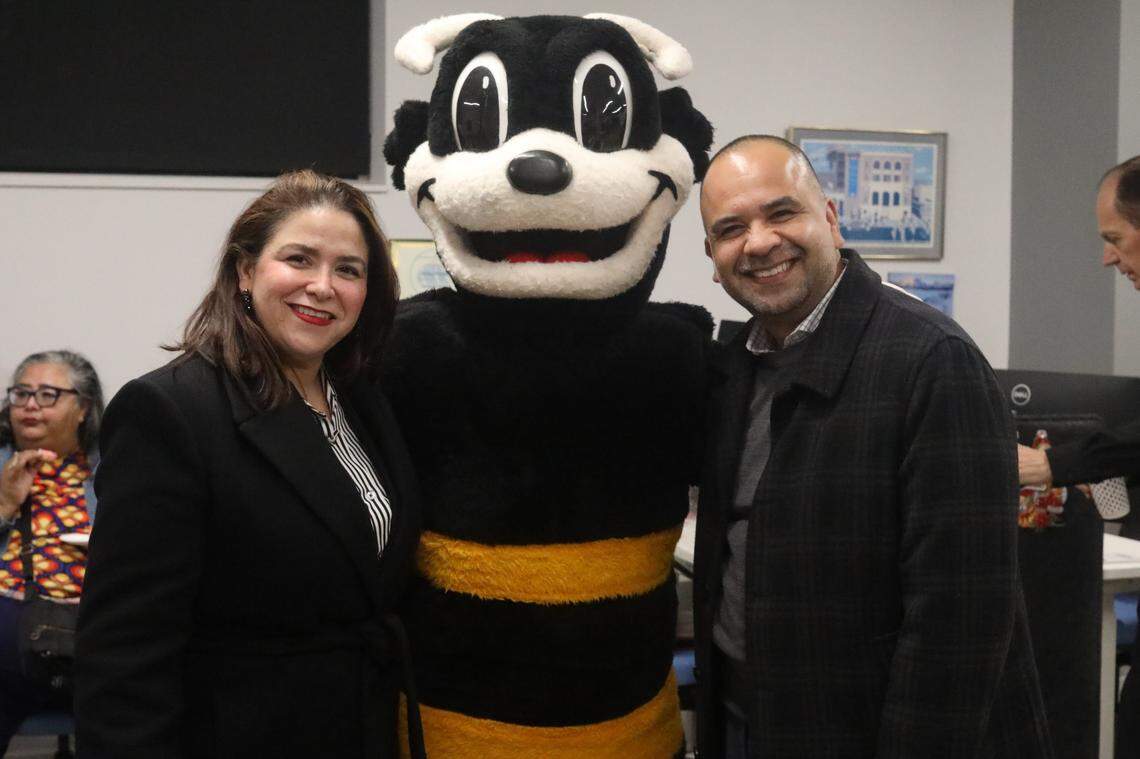 Community members had the opportunity to meet reporters and editors and take photos with Bee's mascot Scoopy while enjoying pan dulce and hot chocolate.