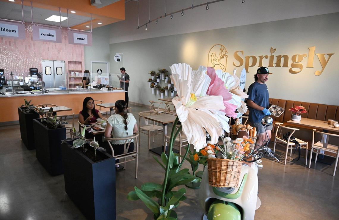 Selena Le has opened Springly, a restaurant serving Vietnamese-inspired food and pastries with a partnership serving coffee through Chase Benedettis’s Noc Box Coffee Studio. Along with the food and coffee offerings, fresh bouquets of flowers are for sale provided from the Fresno Flower Market.