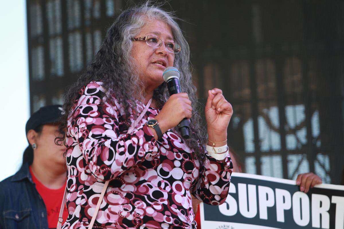 La presidenta de la Unión de Campesinos Teresa Romero hizo un llamado a luchar por justicia social durante el concierto ‘Dia del Trabajador’ el 1 de mayo en 40 Acres, en Delano.