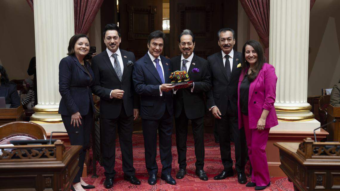 Los Tigres del Norte reciben el premio al legado en Sacramento