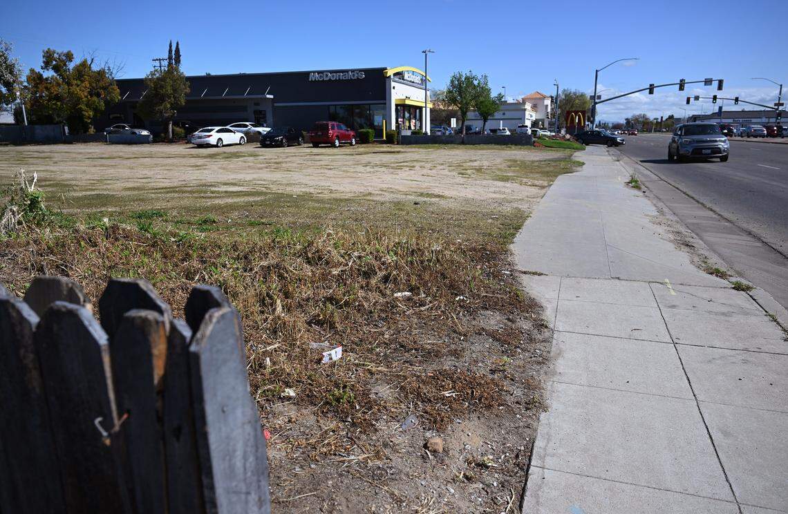 Dutch Bros will open a new location in this empty dirt lot on Shaw Avenue just west of Peach Avenue in Clovis. Photographed Monday, March 2, 2026.
