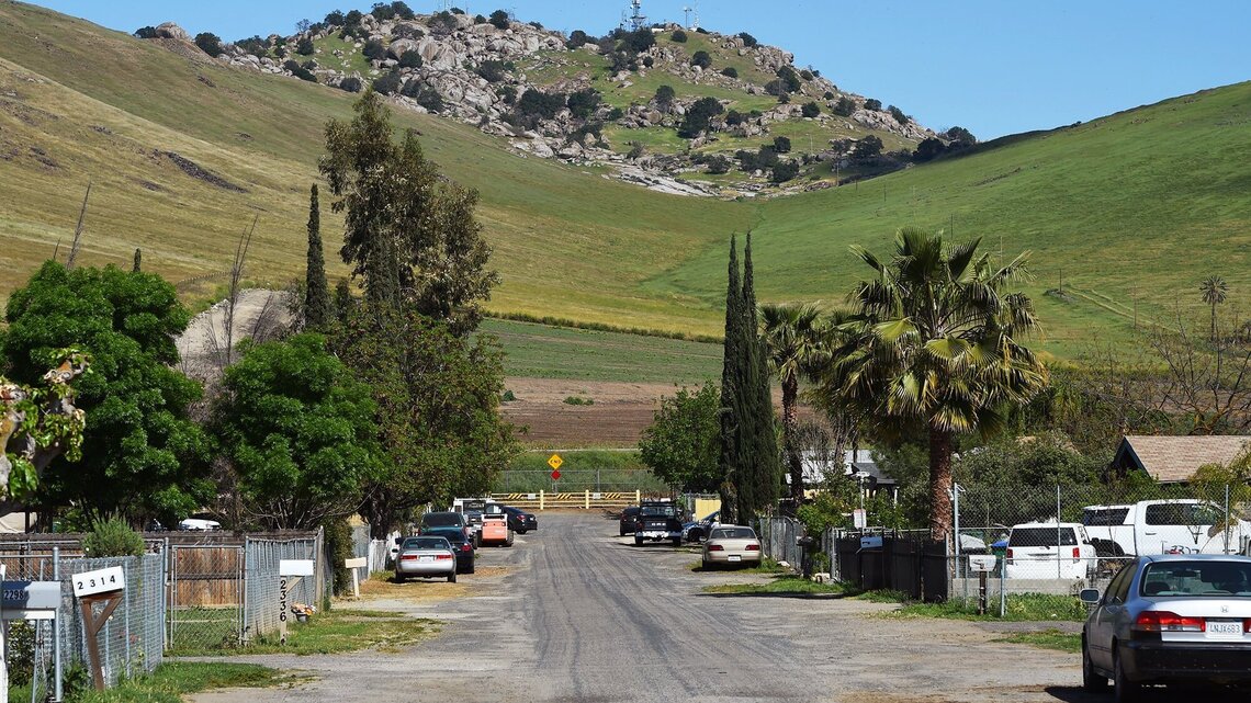 California directs Tulare County city to extend water service to neighbors in need