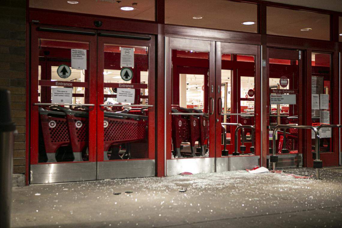 The Target in Clovis off Shaw and Clovis Avenue was broken into late Sunday night. Approximately 10-15 thieves smashed the store’s front glass doors and took off with electronics and clothing.