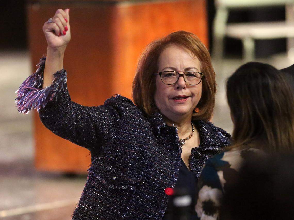 SUPERINTENDENT OF PUBLIC INSTRUCTION TONY THURMOND JE VDA 01/07/19 McCLATCHY HIGH SCHOOL SACRAMENTO -- State Sen. María Elena Durazo chats with people before the ceremony.