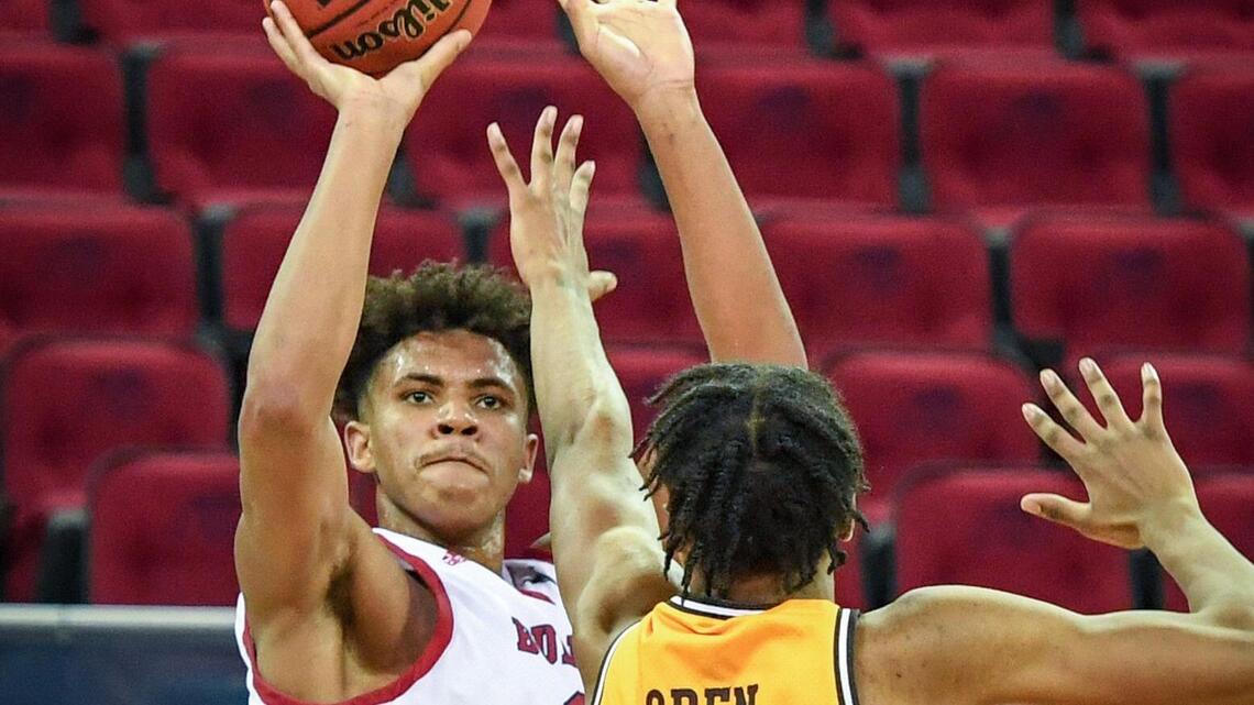 Fresno State roundup: Robinson ends slump in basketball win over Air Force; softball team swept