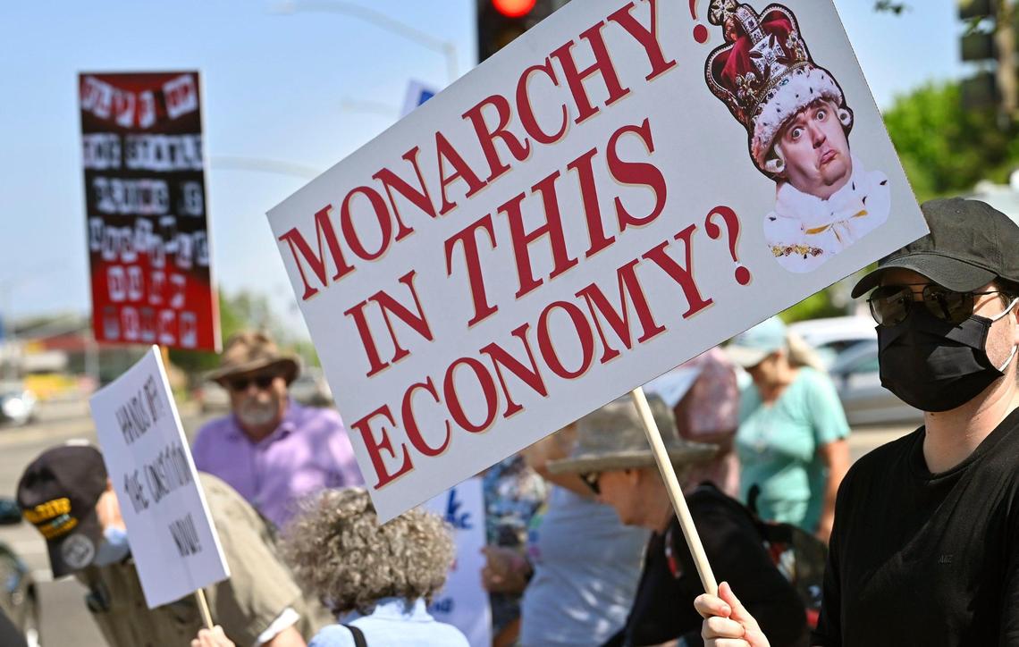 More than 400 people gathered for a Hands Off rally with the theme No Kings at Clovis and Shaw avenues Saturday, April 19, 2025 in Clovis.