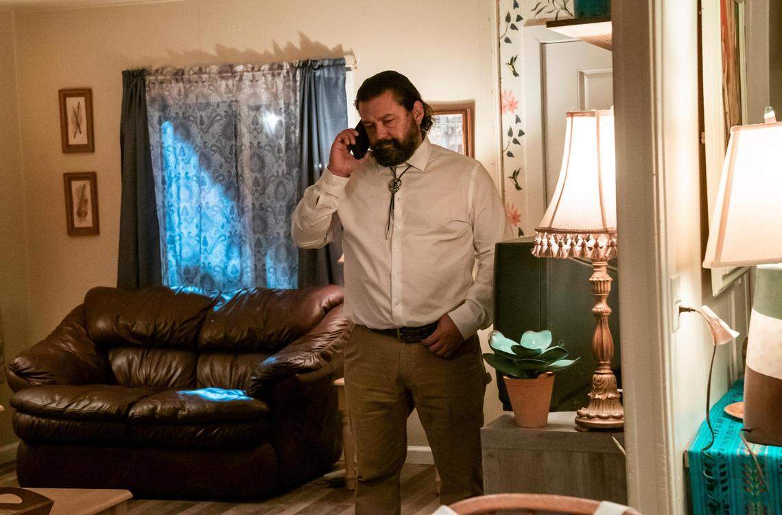 El actor Daniel Mora platicó recientemente con Vida en el Valle sobre cómo fue personificar a Rafael Morales en la serie de televisión ‘Casa Grande’, que ahora se transmite solo en Amazon Freevee y Amazon Prime.