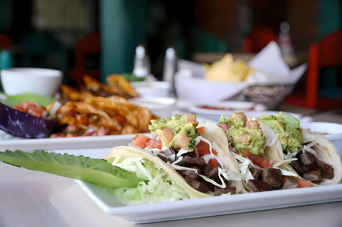 Tacos de carne asada are served at Los Amigos Mexican Restaurant in Fresno, which is opening a second location at Fresno Yosemite International Airport.