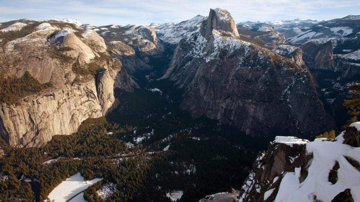 Half Dome in Yosemite Valley in January 2010, as seen from Glacier Point.
