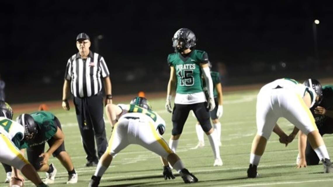 Tras combatir el cáncer, jugador de football de Reedley High pelea por su salud