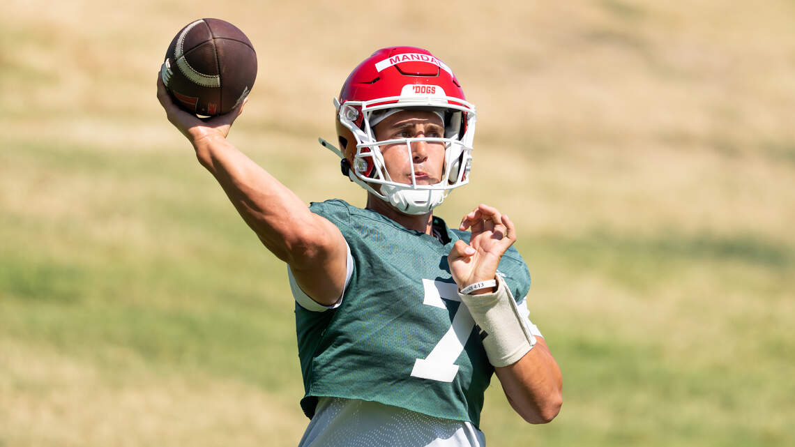 After injuries tested his future, Jayden Mandal is battling for Fresno State’s QB job