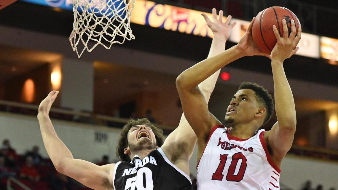 Fresno State, with its big man ailing, struggles with inside game in loss to Wyoming