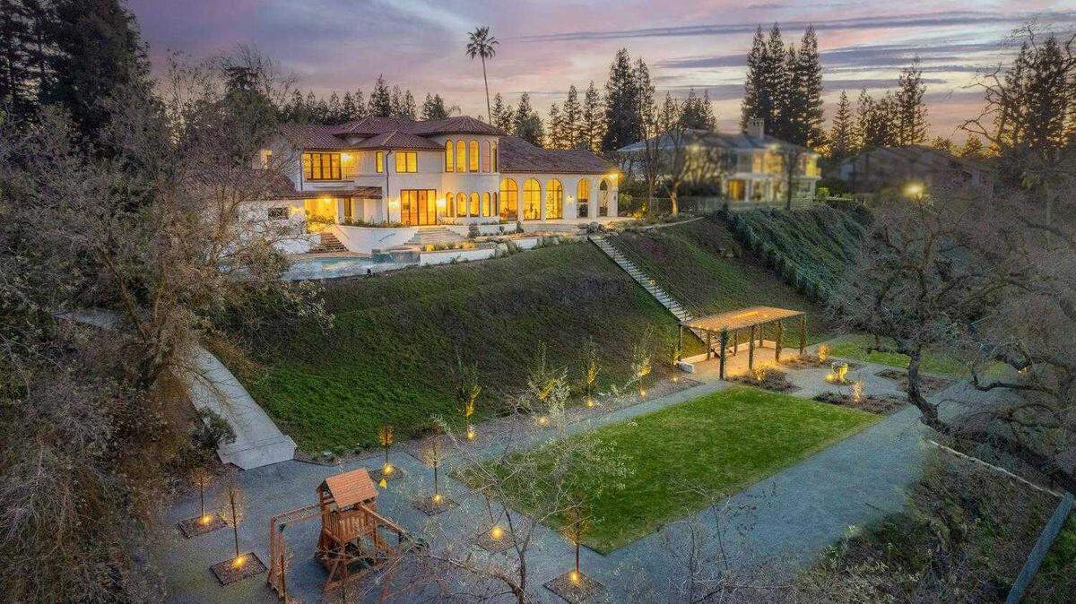A home in the Alluvial and West avenues area is selling for roughly $5.3 million, offering five bedrooms, four bathrooms and 5,943 square feet, along with views of the San Joaquin River. It’s the highest listed home currently in Fresno