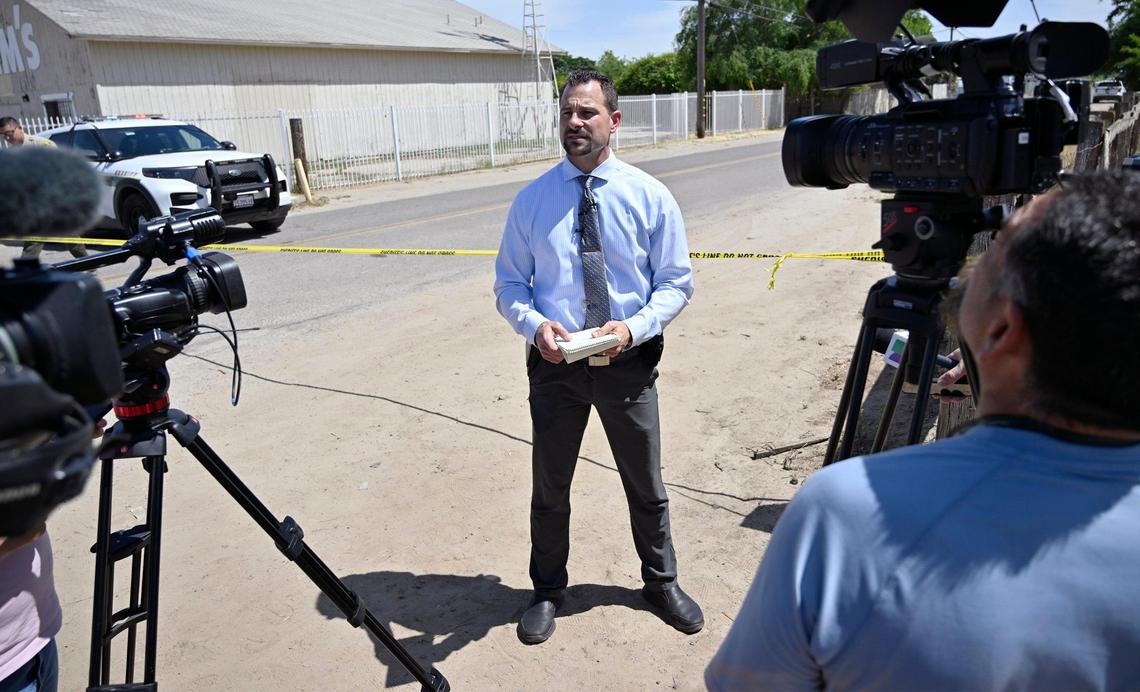 Fresno County Sheriff’s Office PIO Tony Botti describes how deputies responded to a suspect lunging and chasing witnesses Monday afternoon, May 15, 2023 about 9 miles southwest of Fresno.