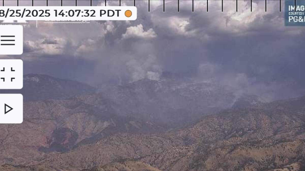 Smoke from the Garnet Fire continues to rise as the blaze has consumed 4,442 acres in Fresno County on Monday, Aug. 25, 2025.