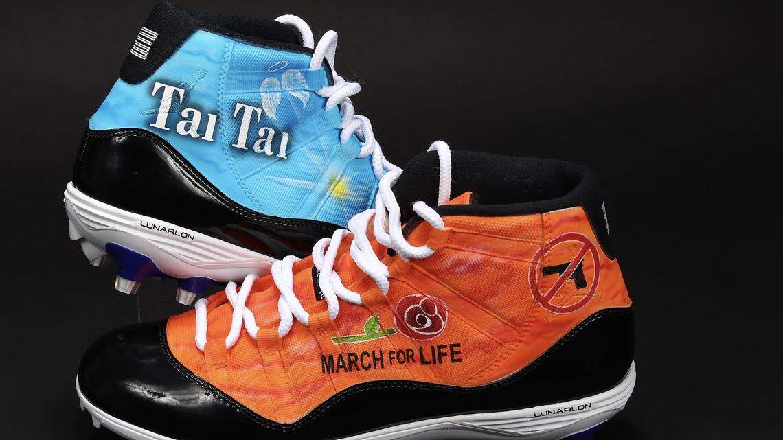 Oakand Raiders running back DeAndre Washington will be sporting these cleats during  the NFL’s “My Cause, My Cleats” campaign this weekend.