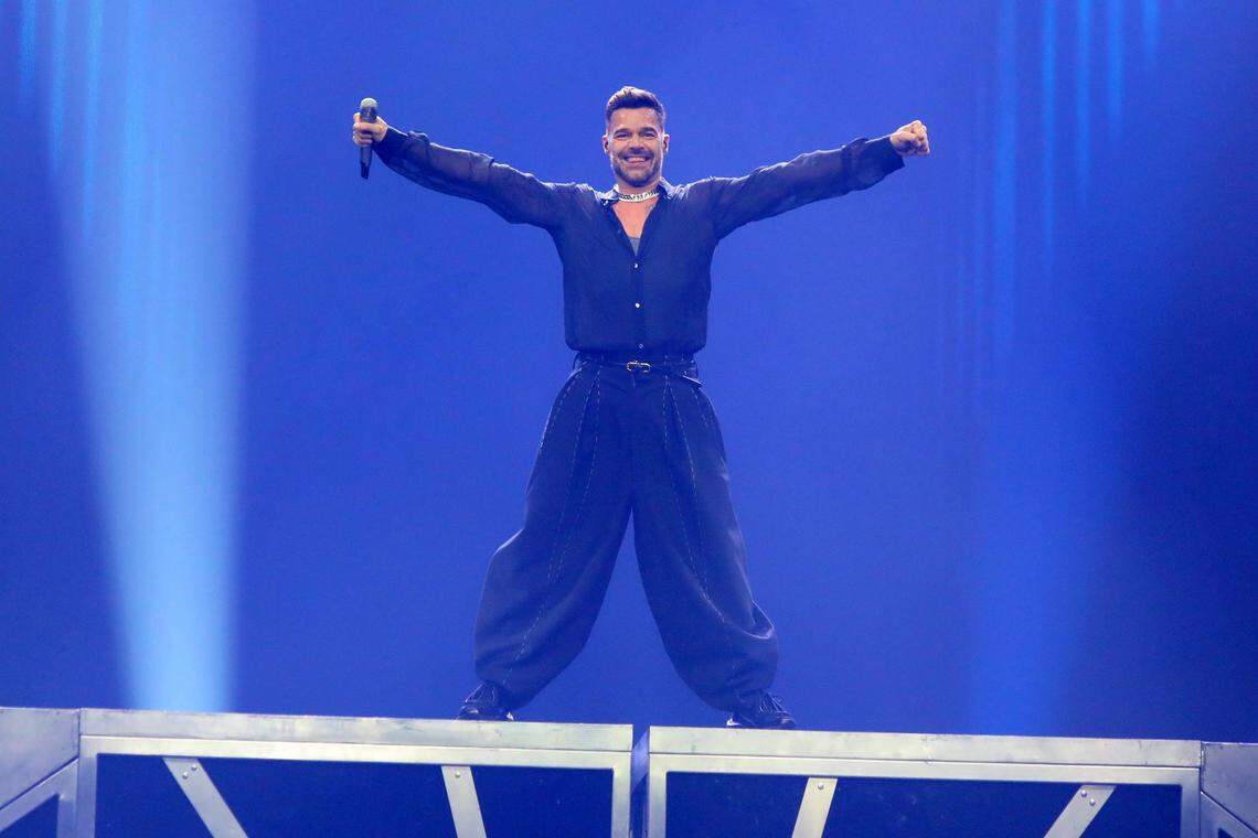 Ricky Martin durante la segunda parte del Trilogy Tour 2024 con los fenómenos globales Enrique Iglesias y Pitbull en el Save Mart Center, en Fresno, el martes 30 de enero de 2024.