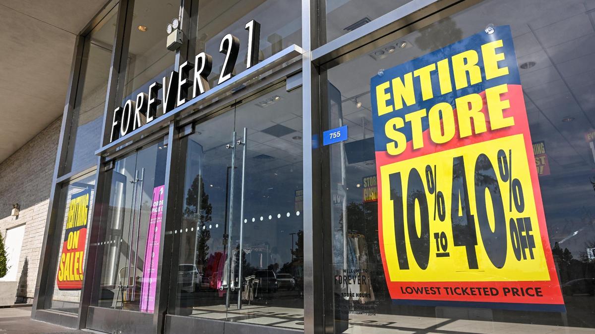 Forever 21 store locations in Fresno and Folsom are closing.