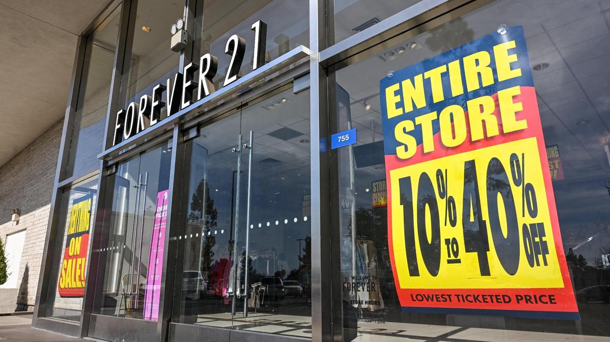 Forever 21, the clothing store that resided in the old Gottschalks space at Fashion Fair mall in Fresno, is closing.