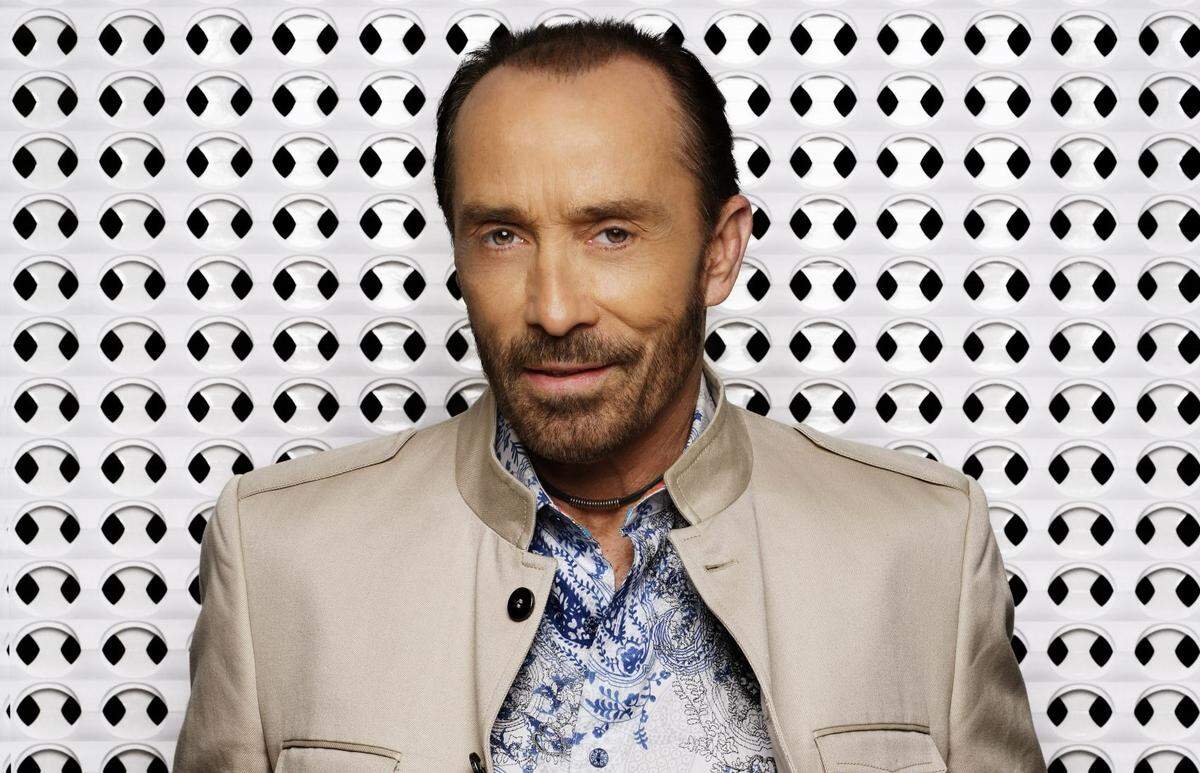 Sorry, Lee Greenwood, you’re no Earl Thomas Conley.